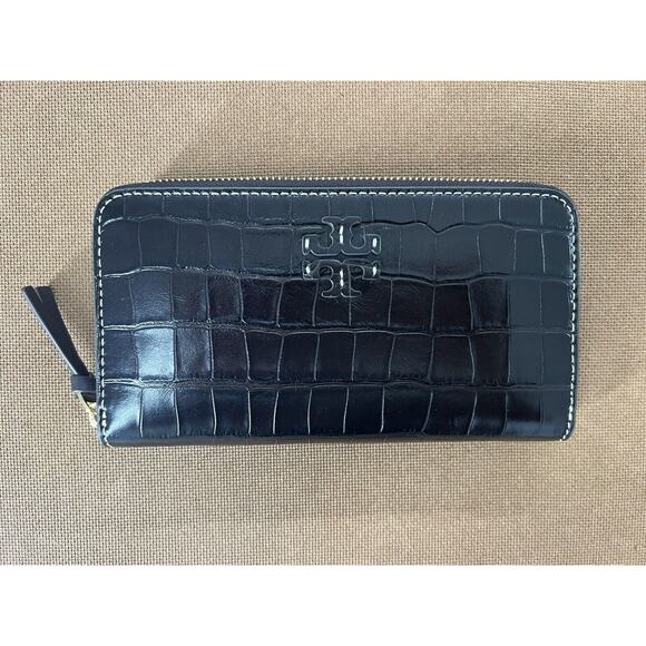 A35 NWT Tory Burch Thea Embossed 2 in 1 Card Case and Continental Wallet - Picture 2 of 8